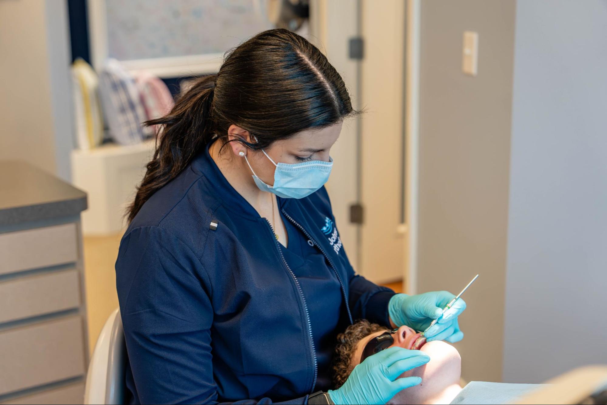 What Is the Purpose of Rubber Bands in Braces Treatment?